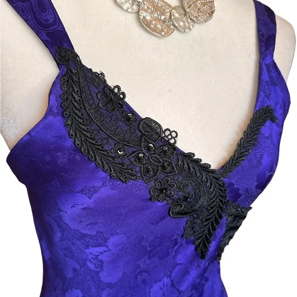 Vintage 2-piece Victoria Secret Lingerie Slip & Robe 🤩 - Picture 5 of 13